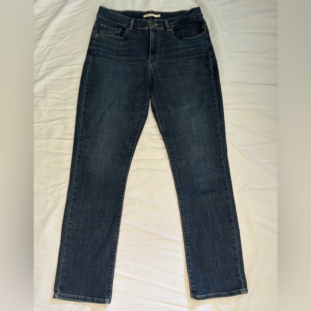 👖 Levi’s Classic Straight Jeans – Size 30 – Timeless Everyday Denim 👖